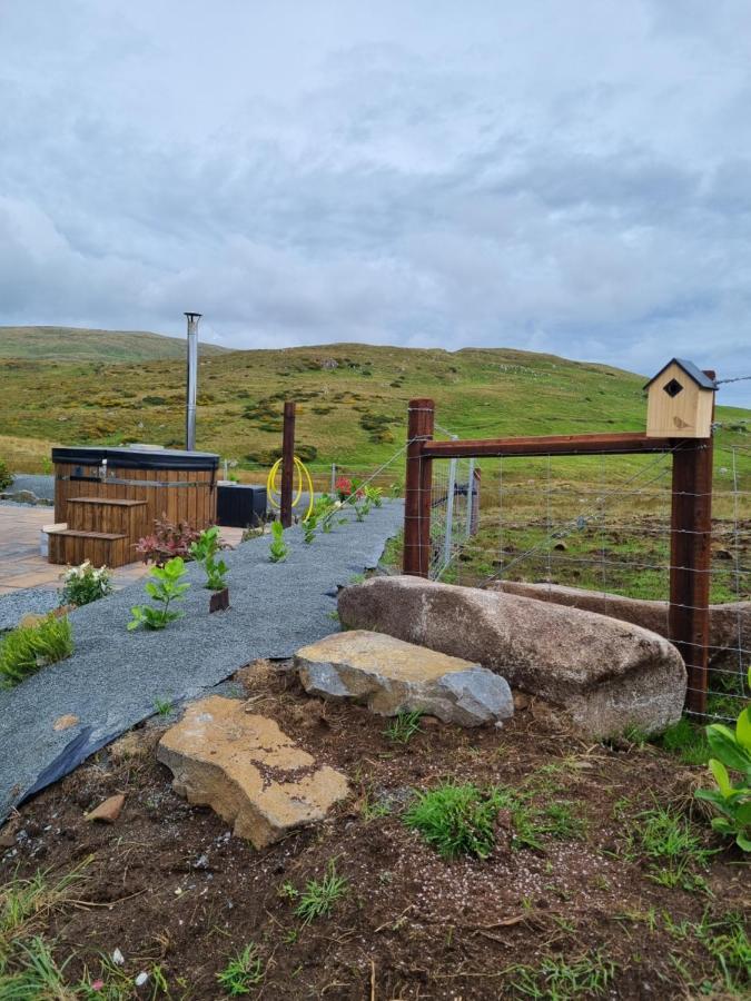 Black Hut At Slieve Croob Glamping Ballyward Ngoại thất bức ảnh